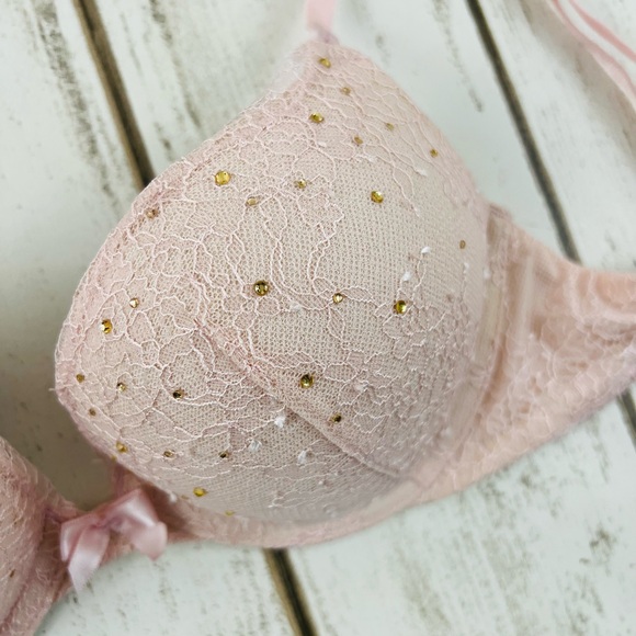 34B Victoria’s Secret Bombshell Plunge Push Up Bra - Picture 5 of 10